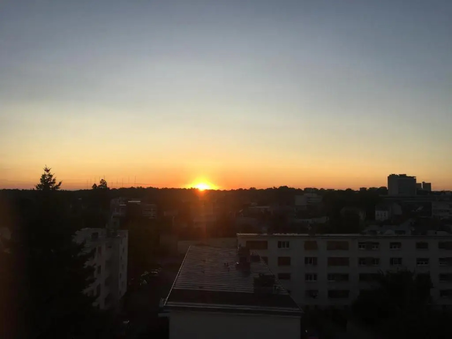 Suite Athéna - Melun gare RER - Balcon et parking