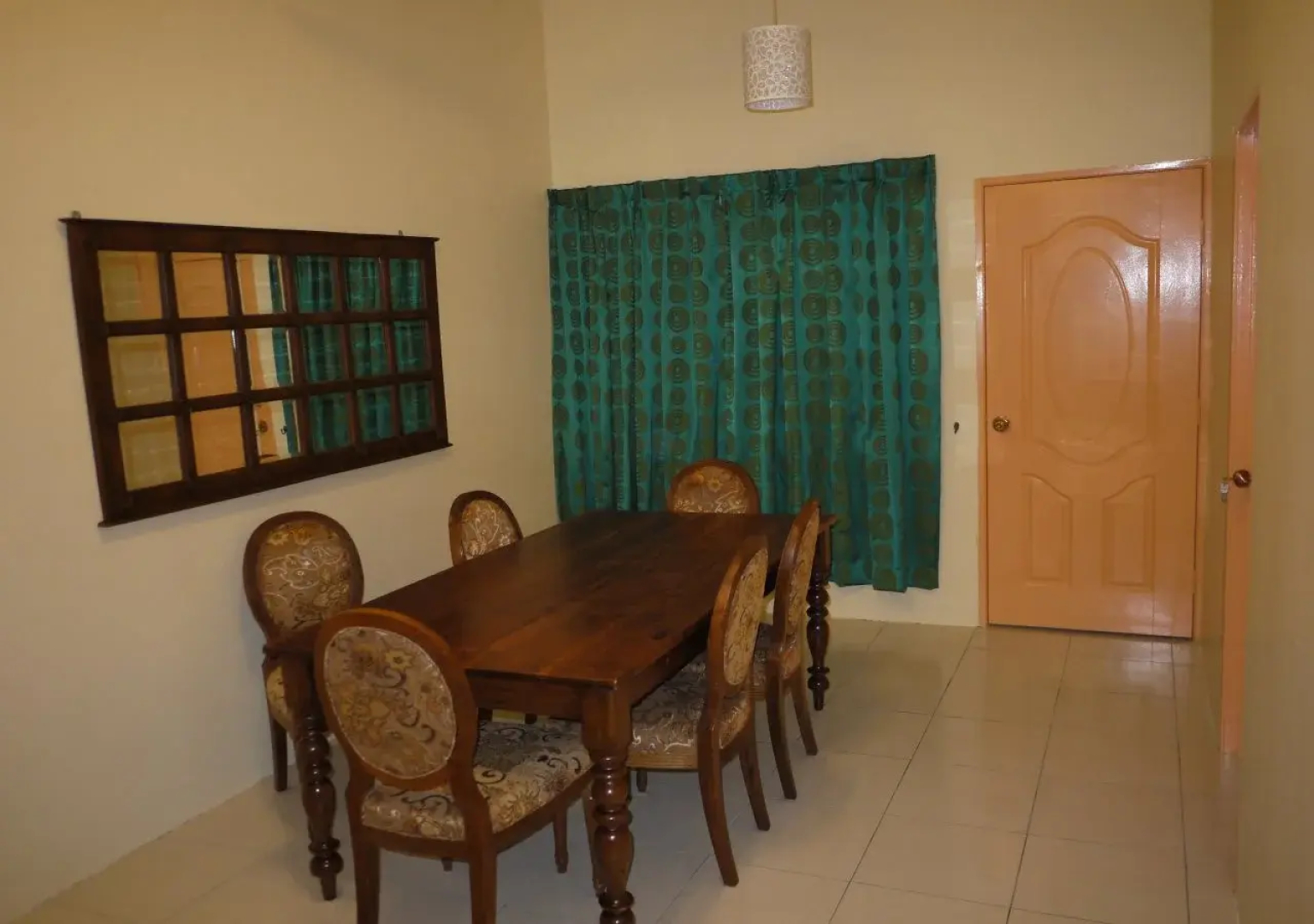 Pesona Home2stay at Tasik Raban