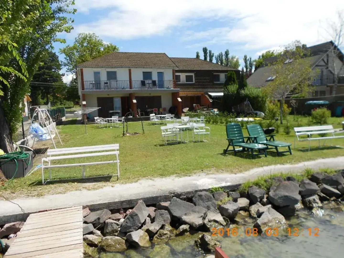 Vízparti apartmanok