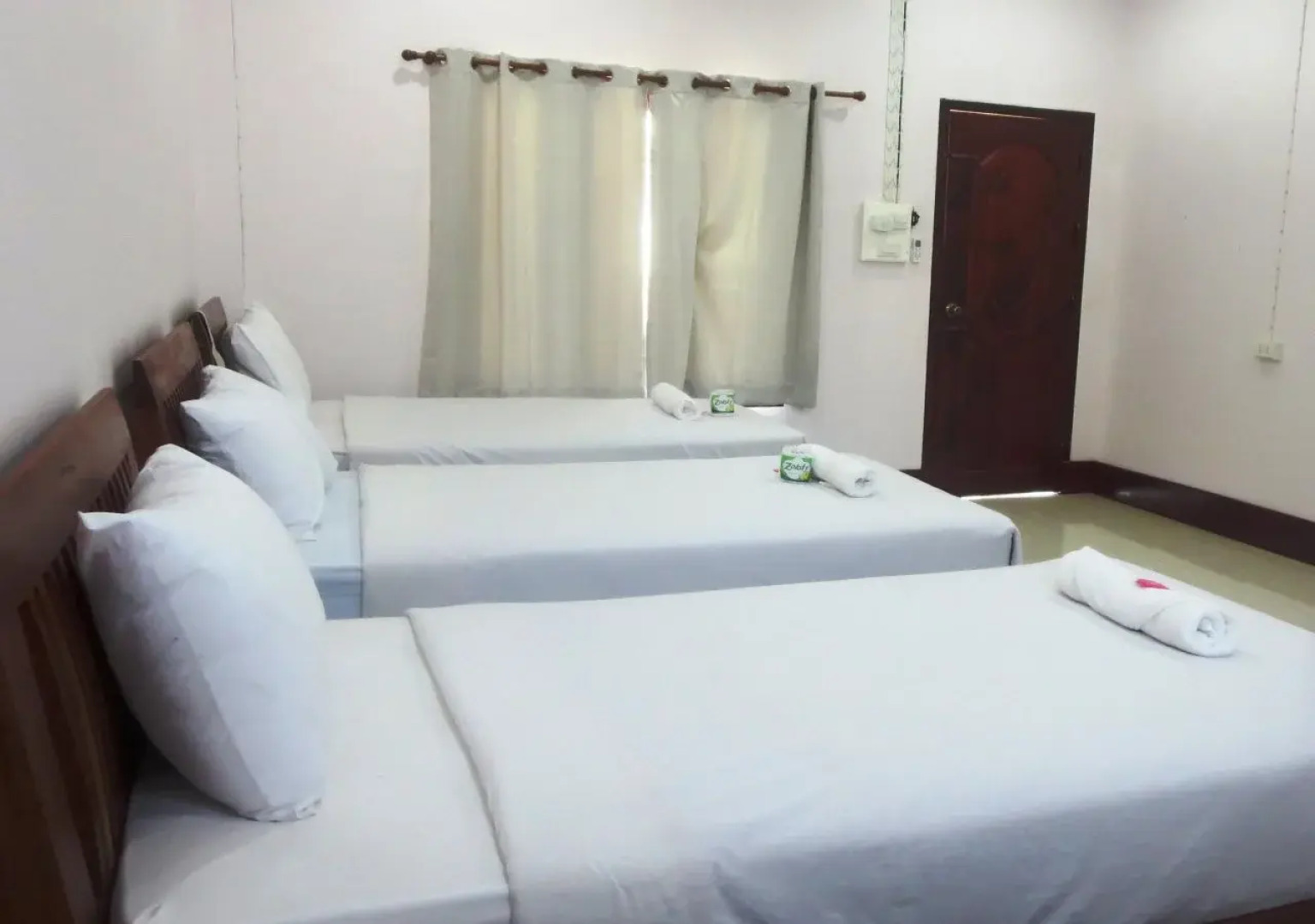 Mama Leurth Sunset Guesthouse