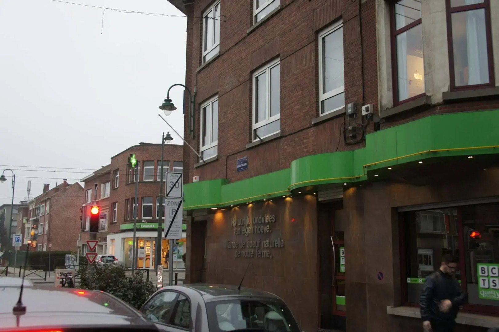 J and R Brussels City Apartment