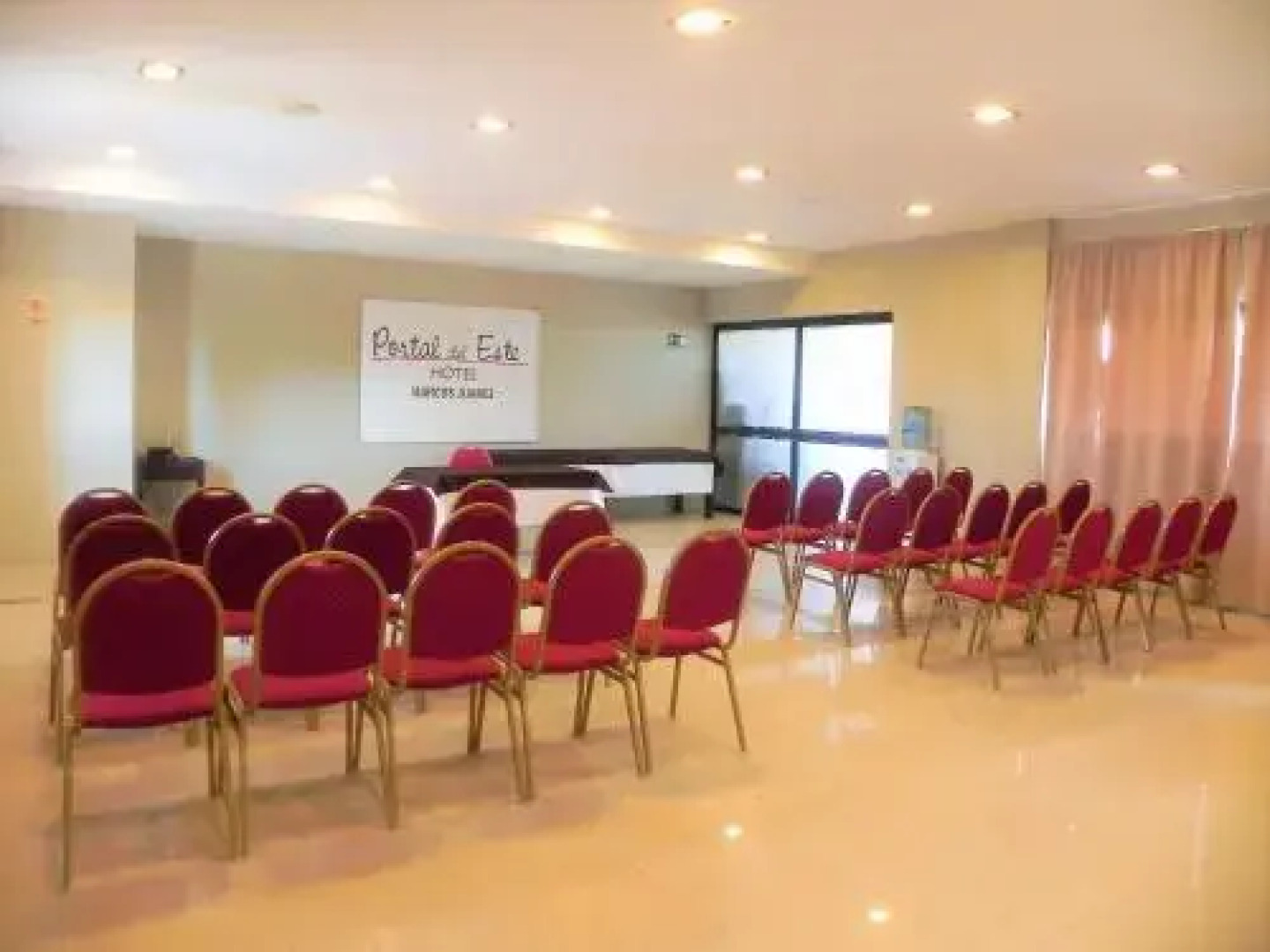 Hotel Portal del Este