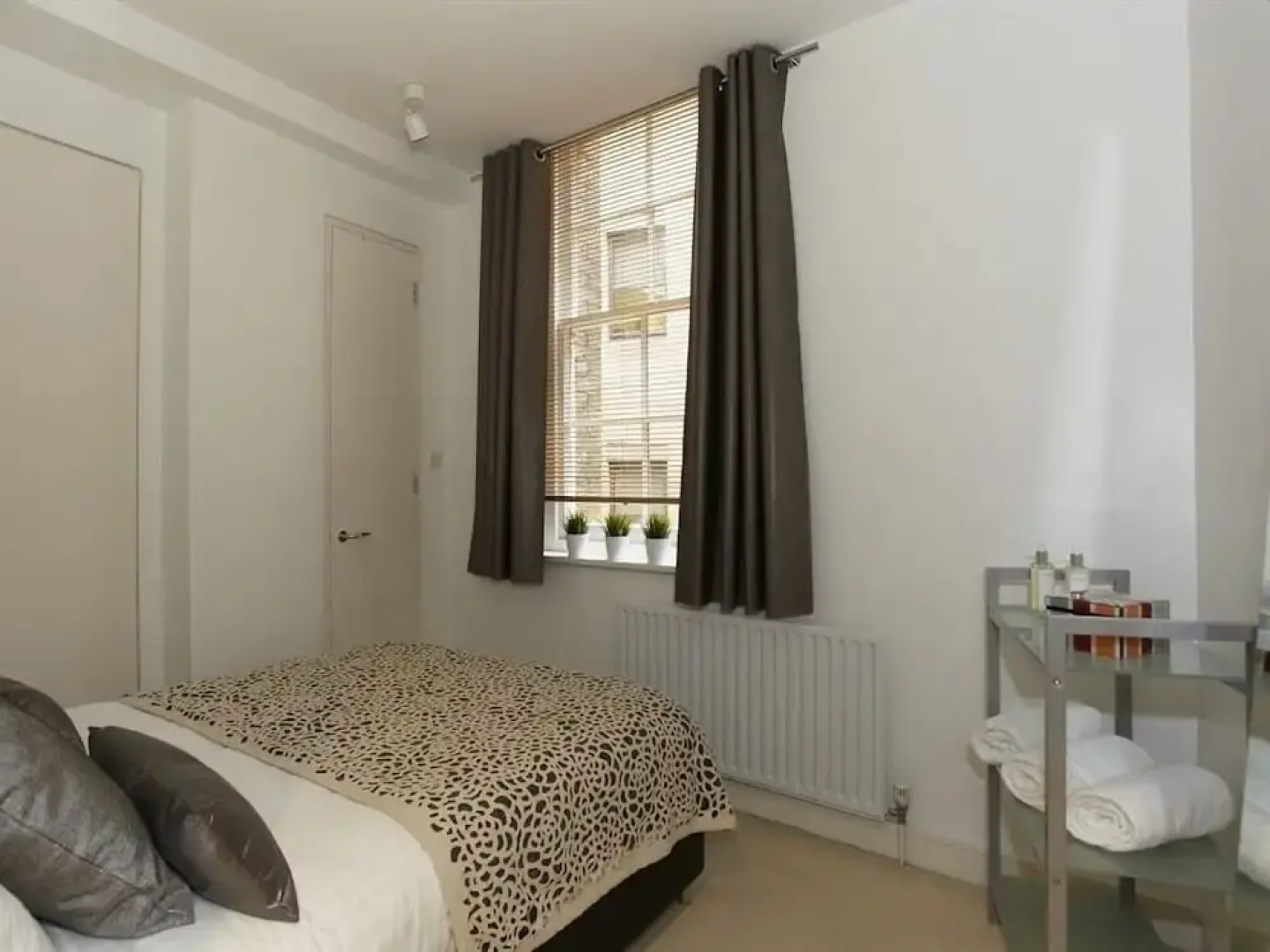 Saint Paul's Apartment