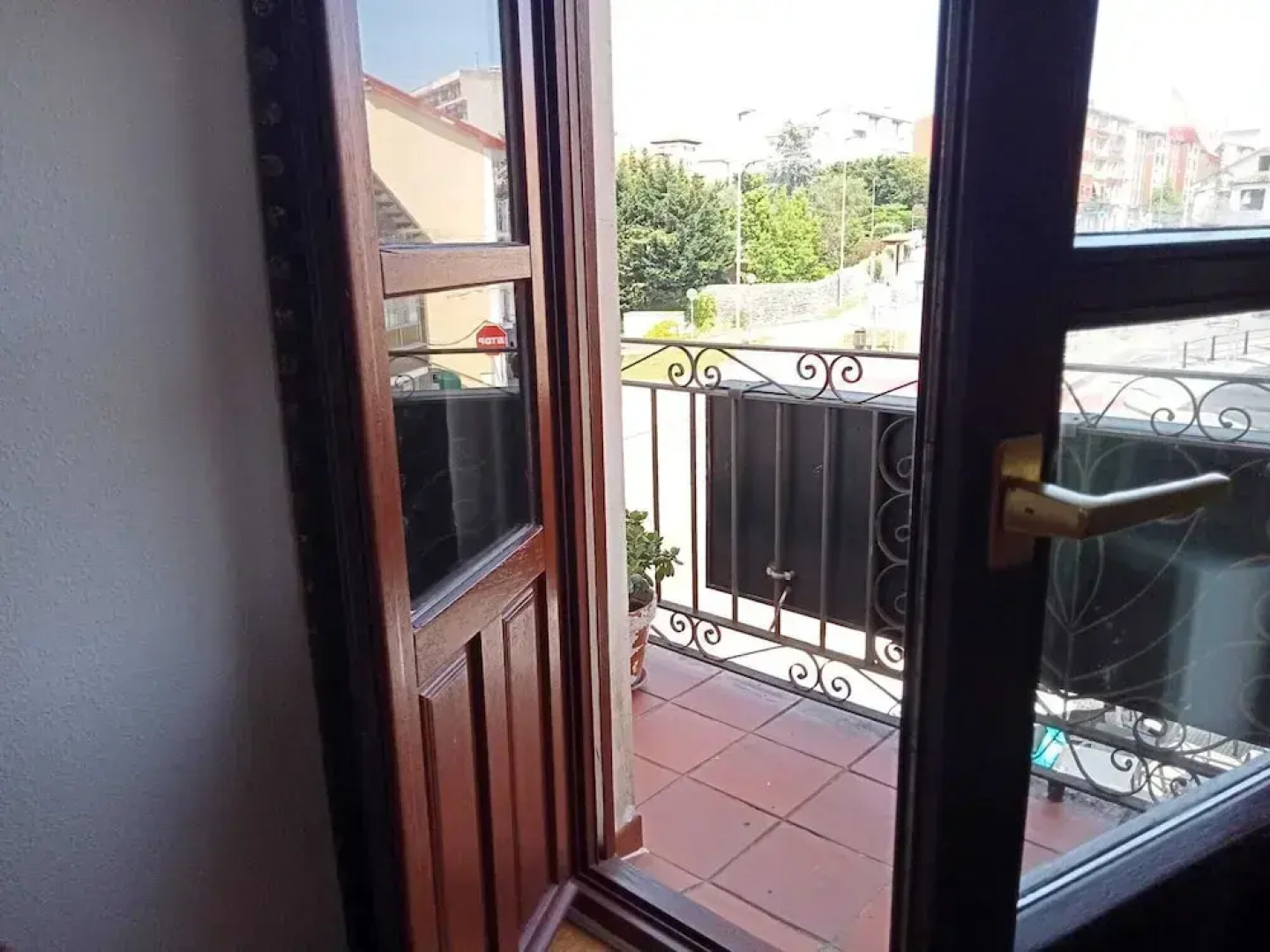 Coquetty Housing In Santander Bay