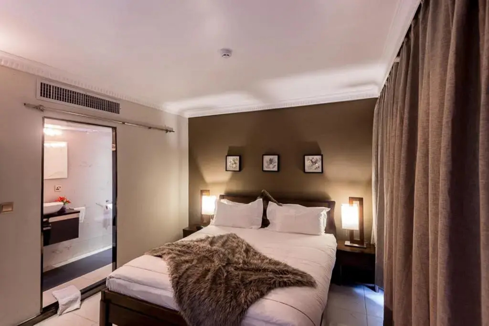 Red Mango Hotel and Apartments