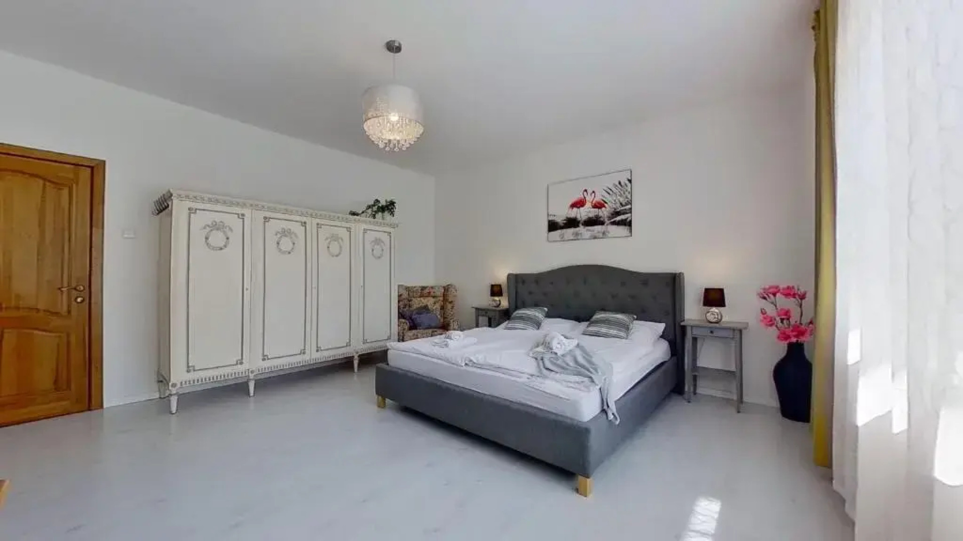 Ron De Mar #1 modern room