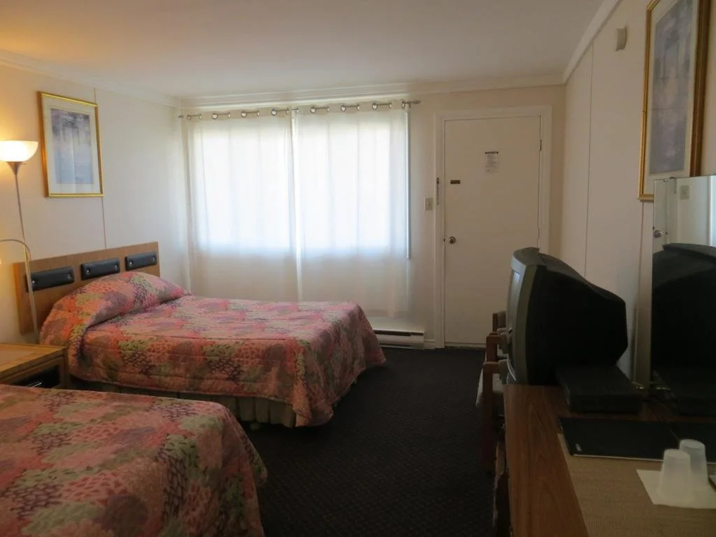 Peterboro Express Inn