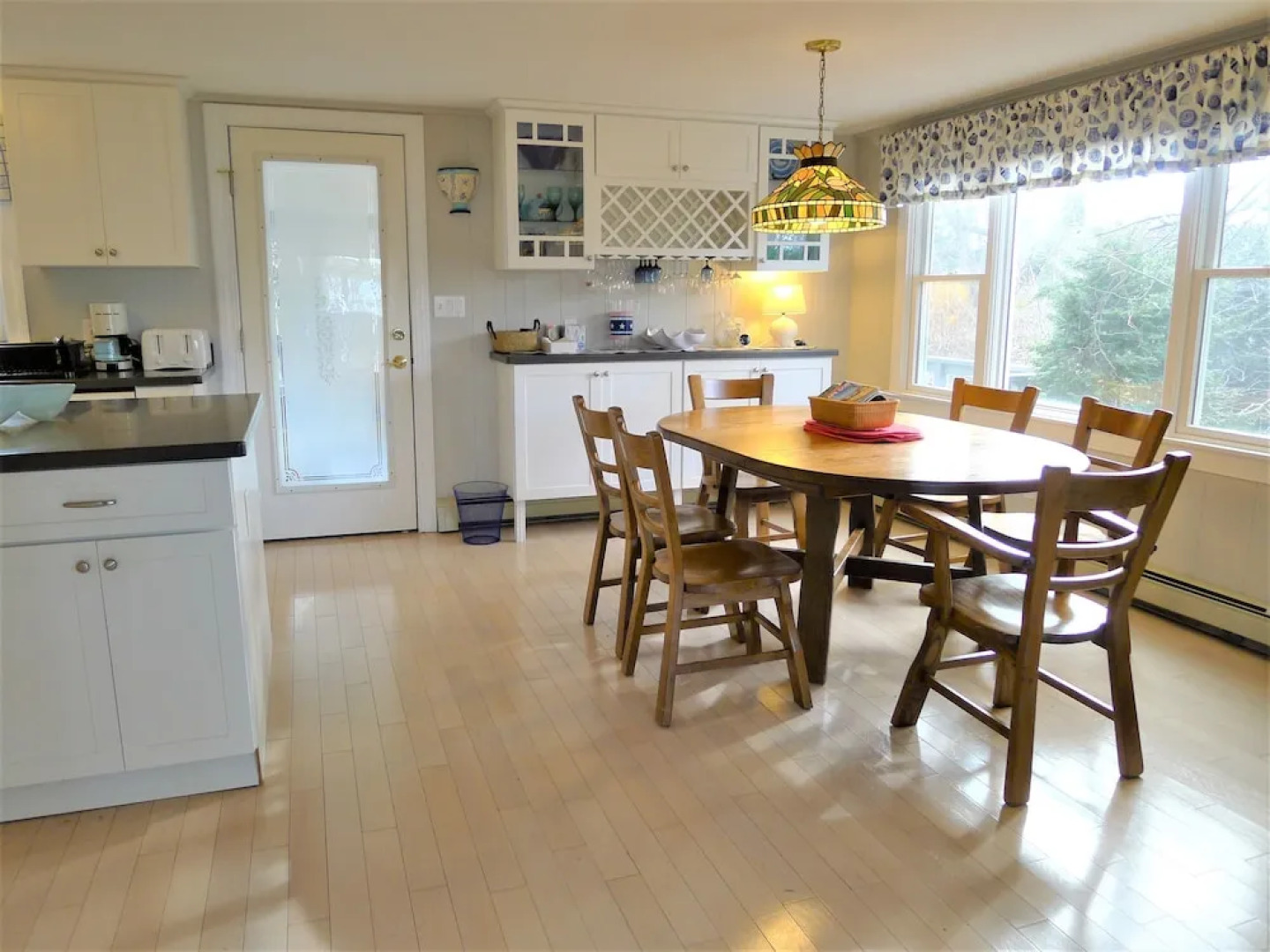 563 Pleasant Lake - 4 Bedroom House