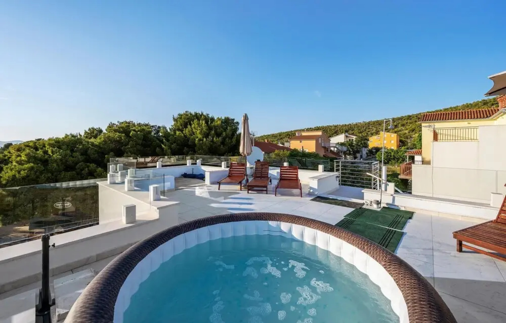 Stunning Home in Primosten With Jacuzzi, 4 Bedrooms and Wifi