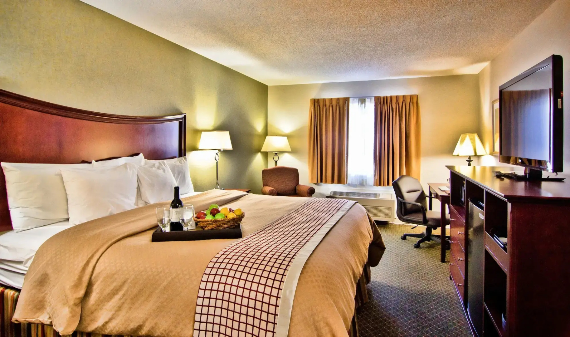 Christopher Inn and Suites