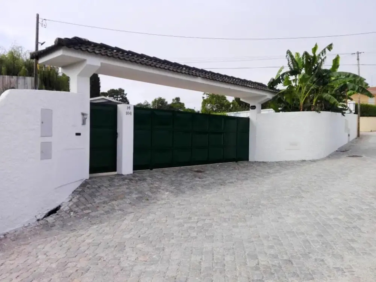 House With 2 Bedrooms in Marinhas, With Wonderful sea View, Furnished Garden and Wifi