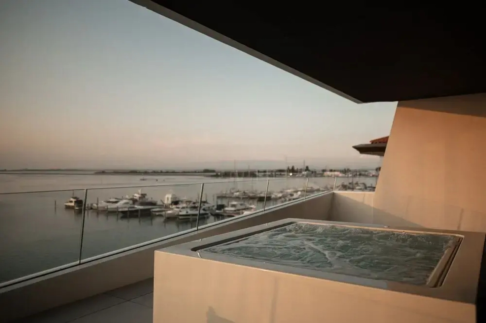 Laguna Faro Suites - Adults Only & Free Beach