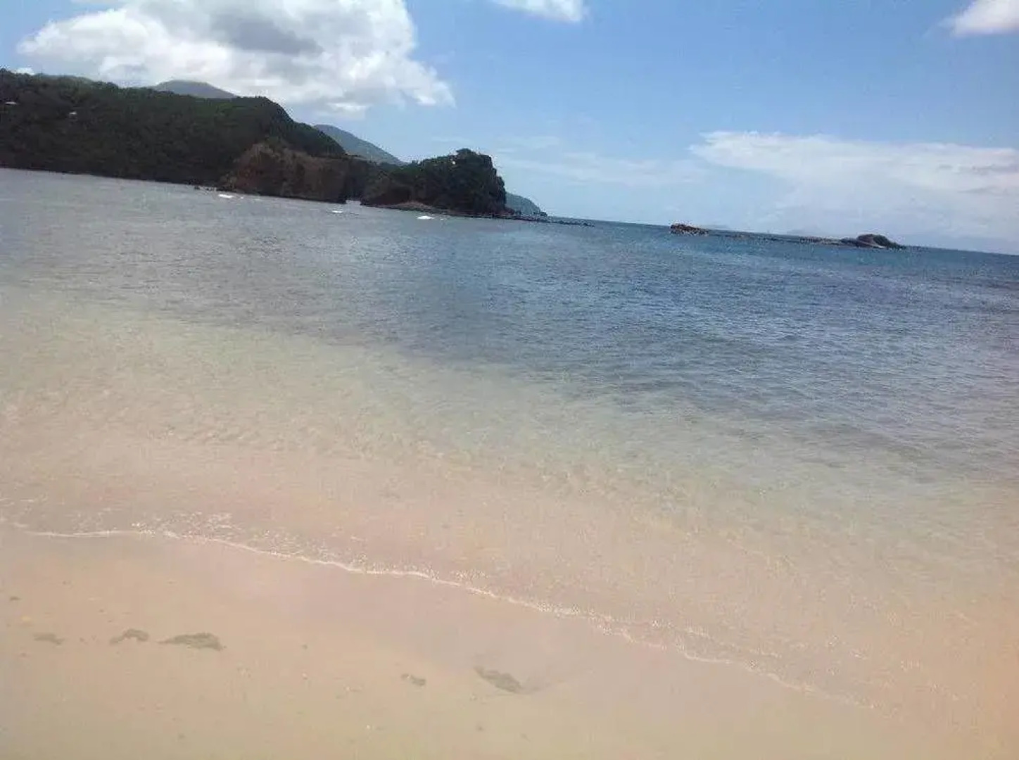 Rainbow Beach Apartments & Rooms