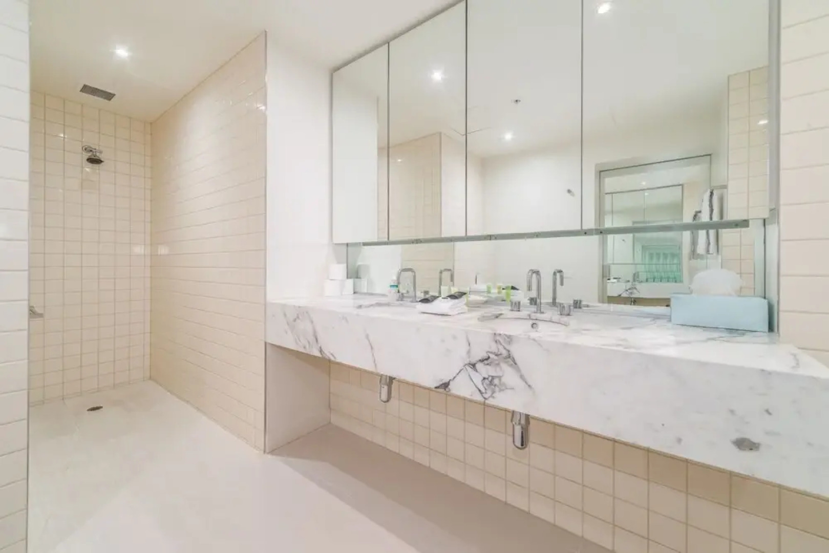 Melbourne Holiday Apartments Southbank