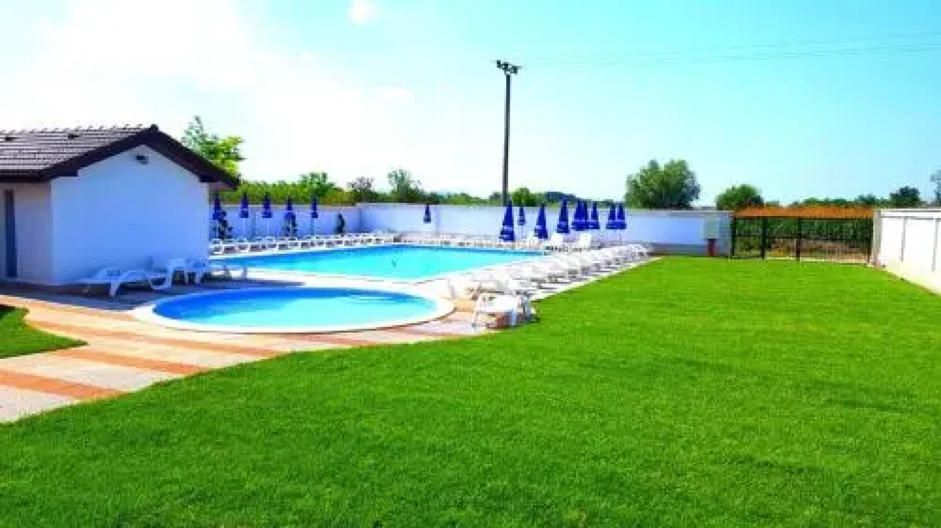 Pensiunea Blue House