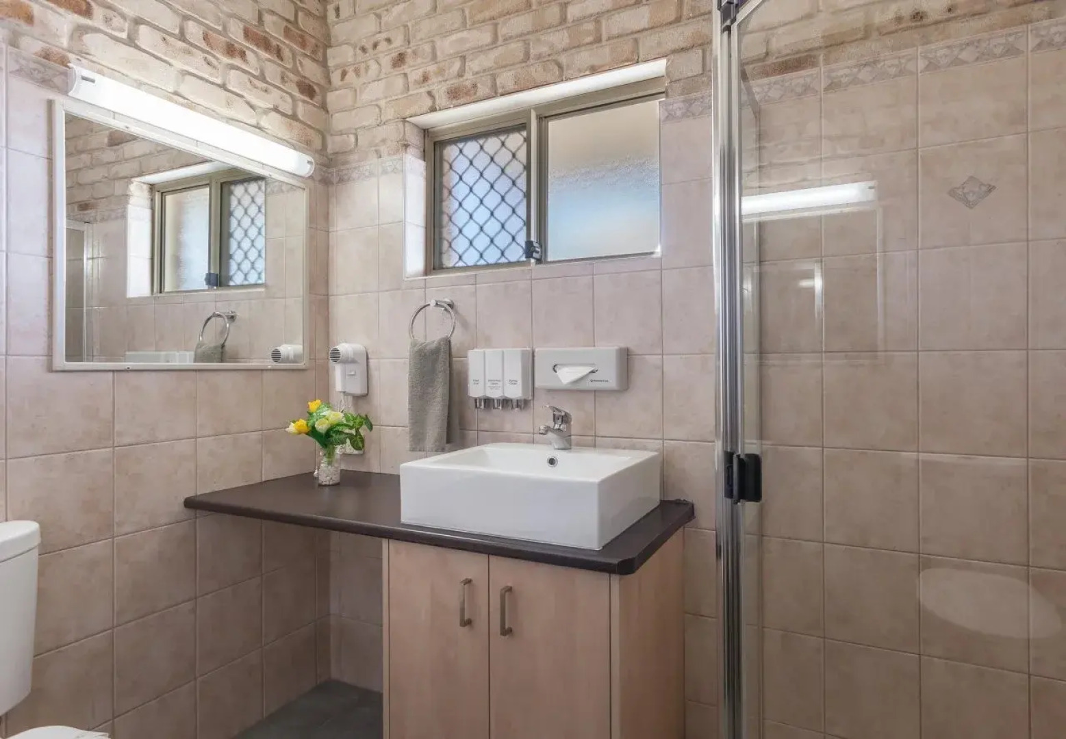 Highlander Motor Inn & Apartments