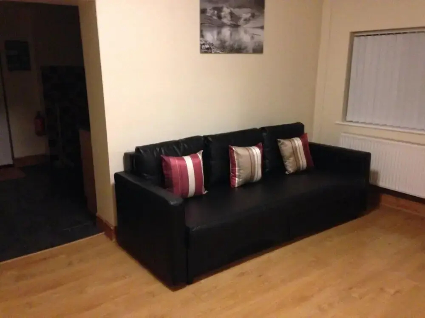 The Flintshire - 3 Bedroom House With Parking - Sleeps up to 8