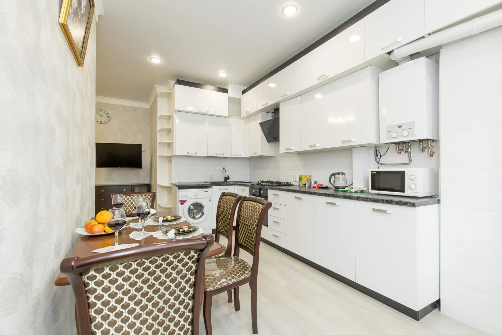 Sofi (Софи) на улице Набережная имени 60-летия СССР