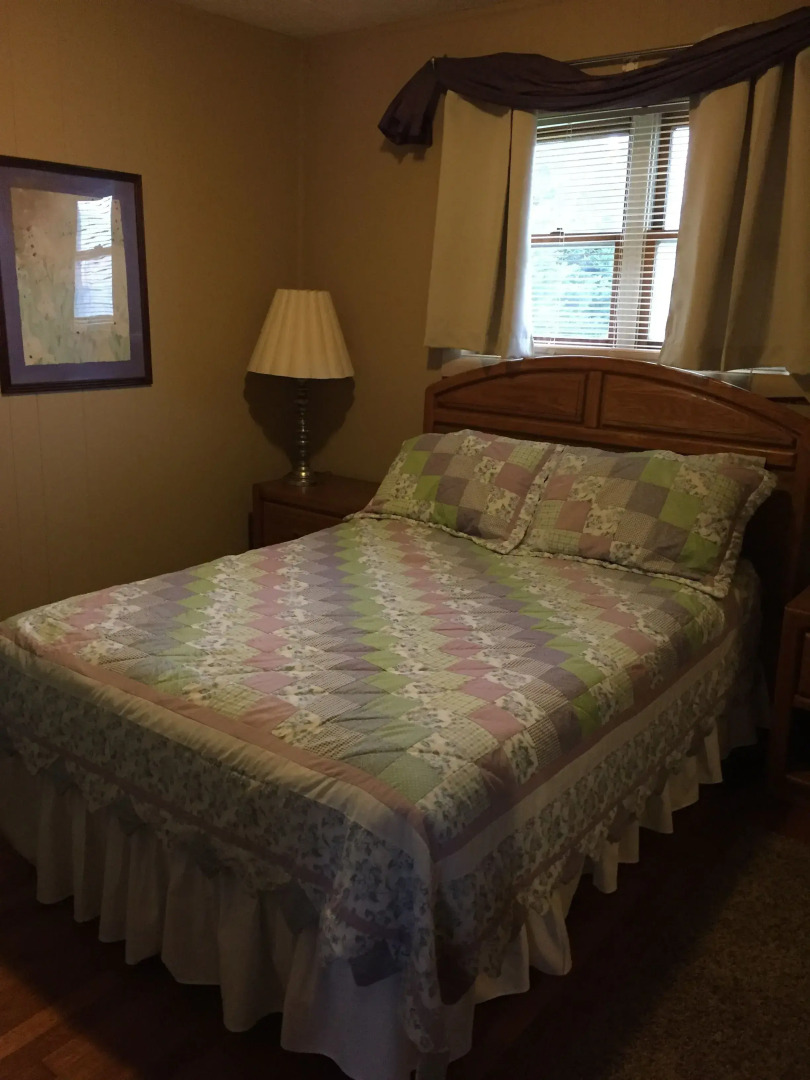 Phillips Historic Motel & Cottages