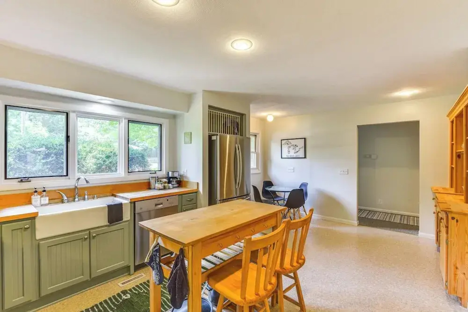 Charming Union Pier Home w/ Deck: Half-mi to Beach