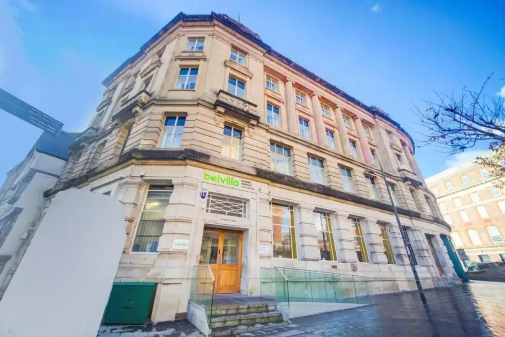 Belvilla Newport City Centre Hotel - Lifestyle