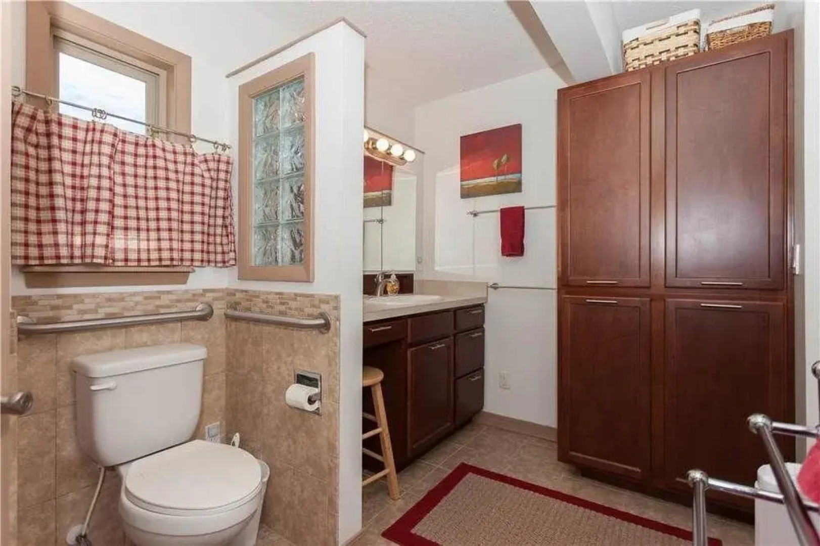 All You Need 2 Br home by RedAwning