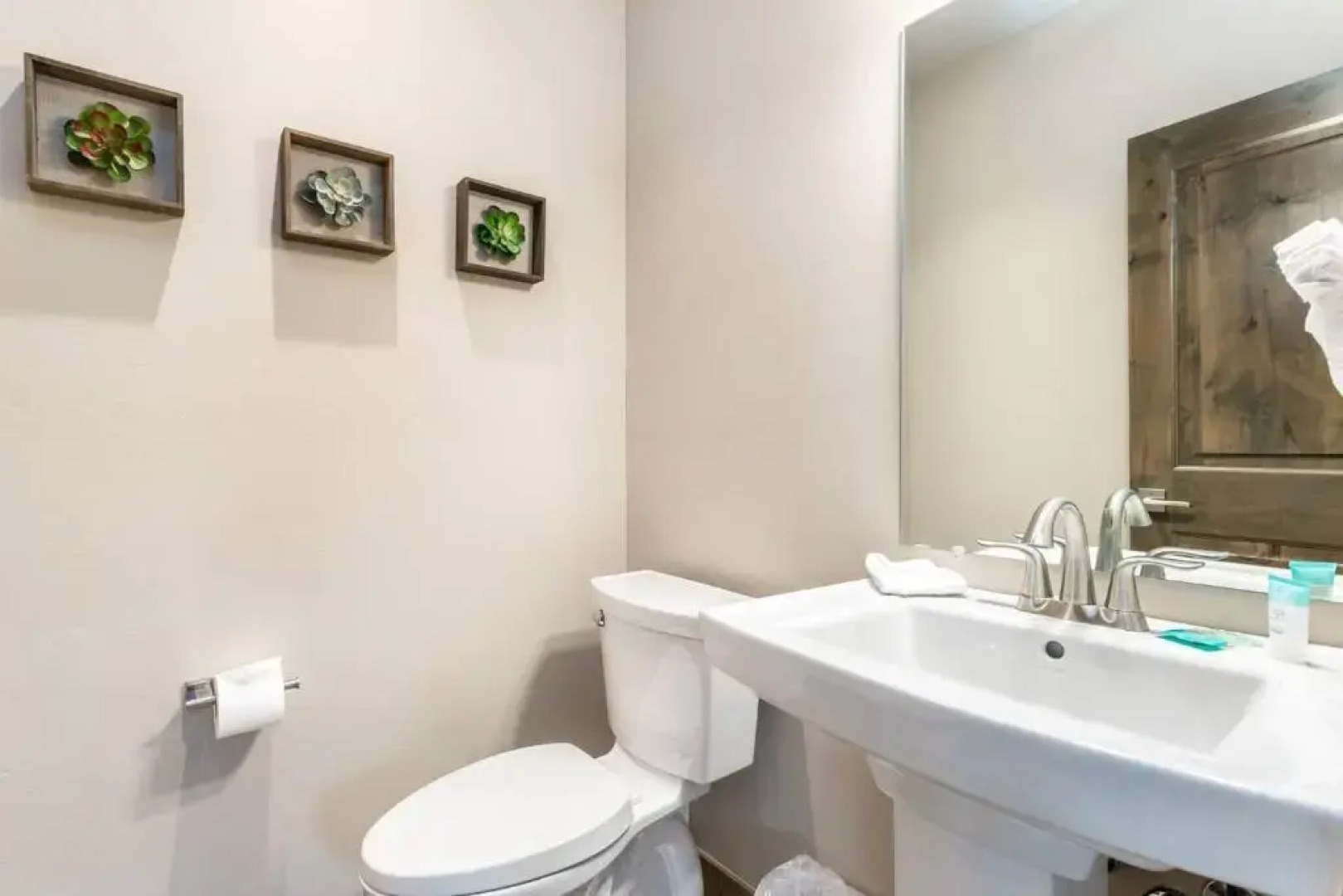 Treehouse Village 323