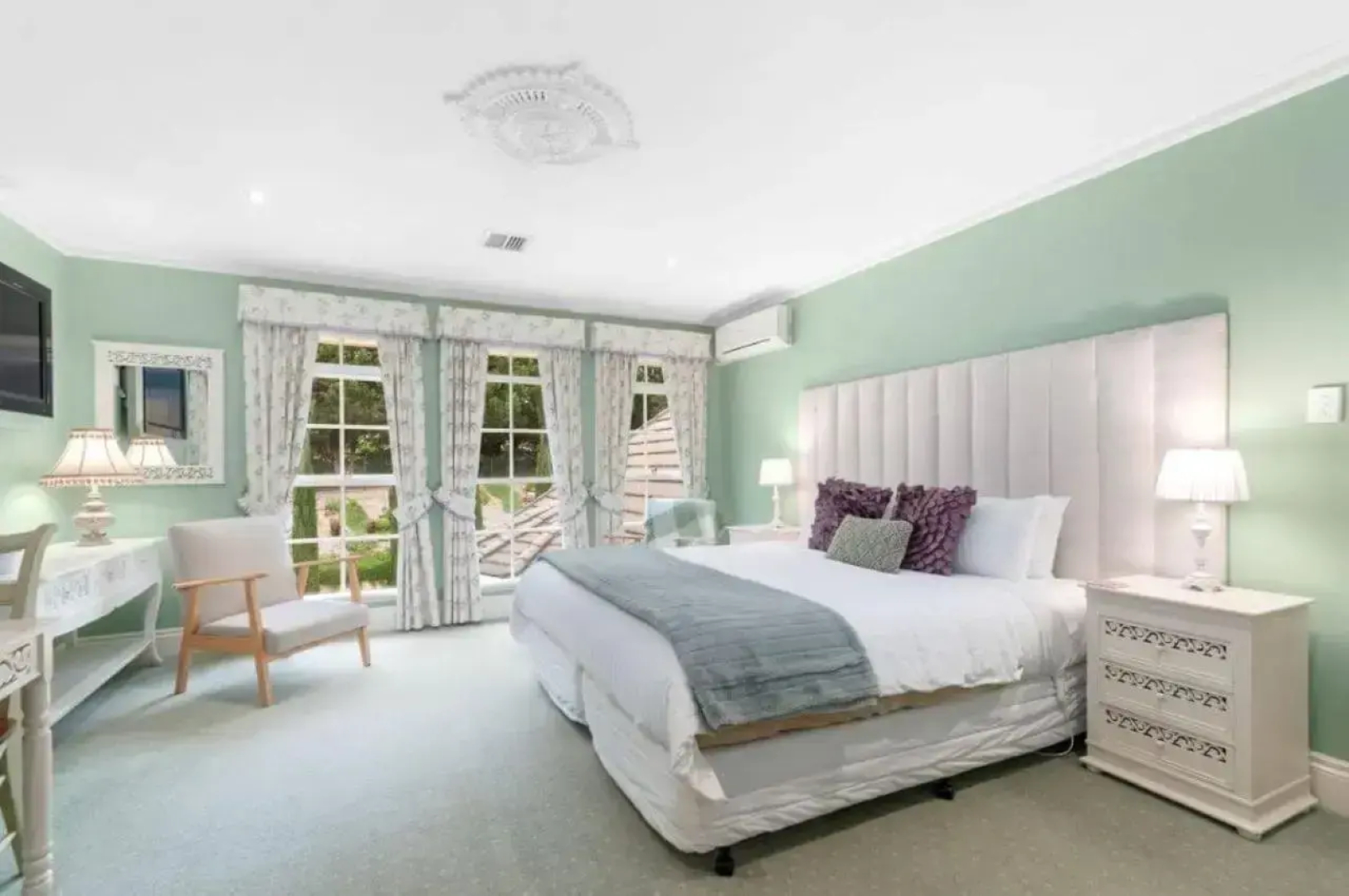 Montford Manor Bed & Breakfast