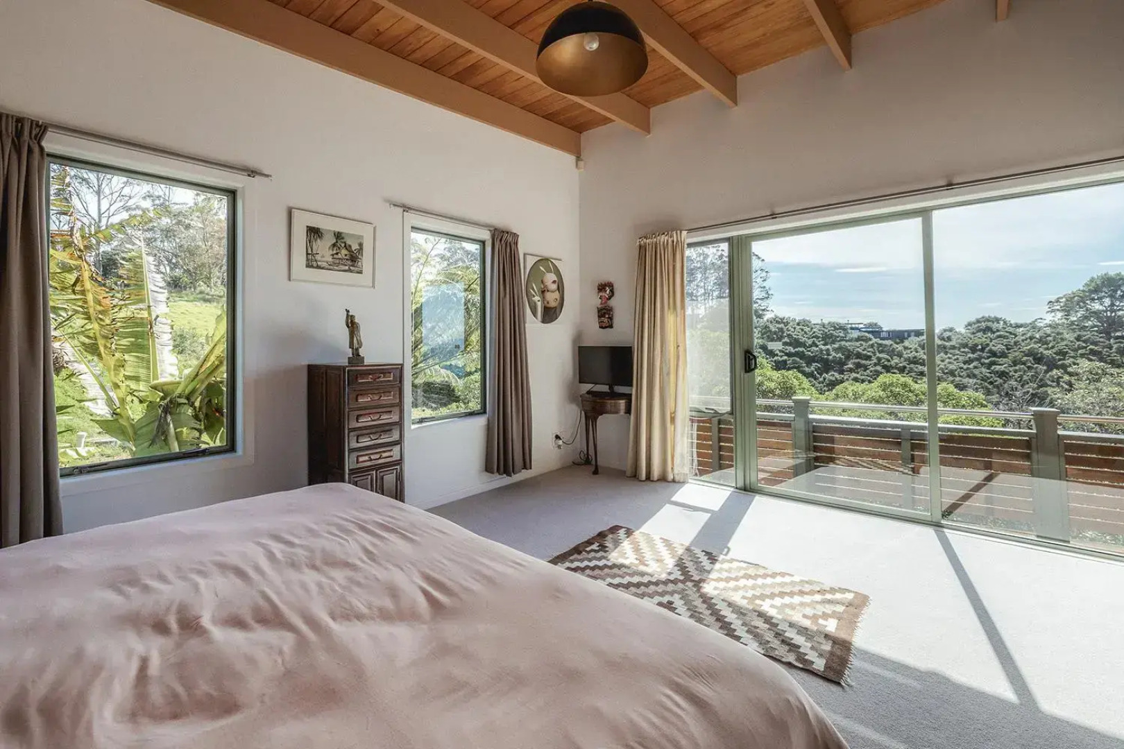 Seaview Sojourn - Waiheke Escapes