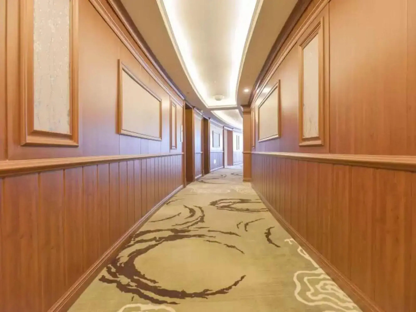 HuangGuoShuYuQuanHotel