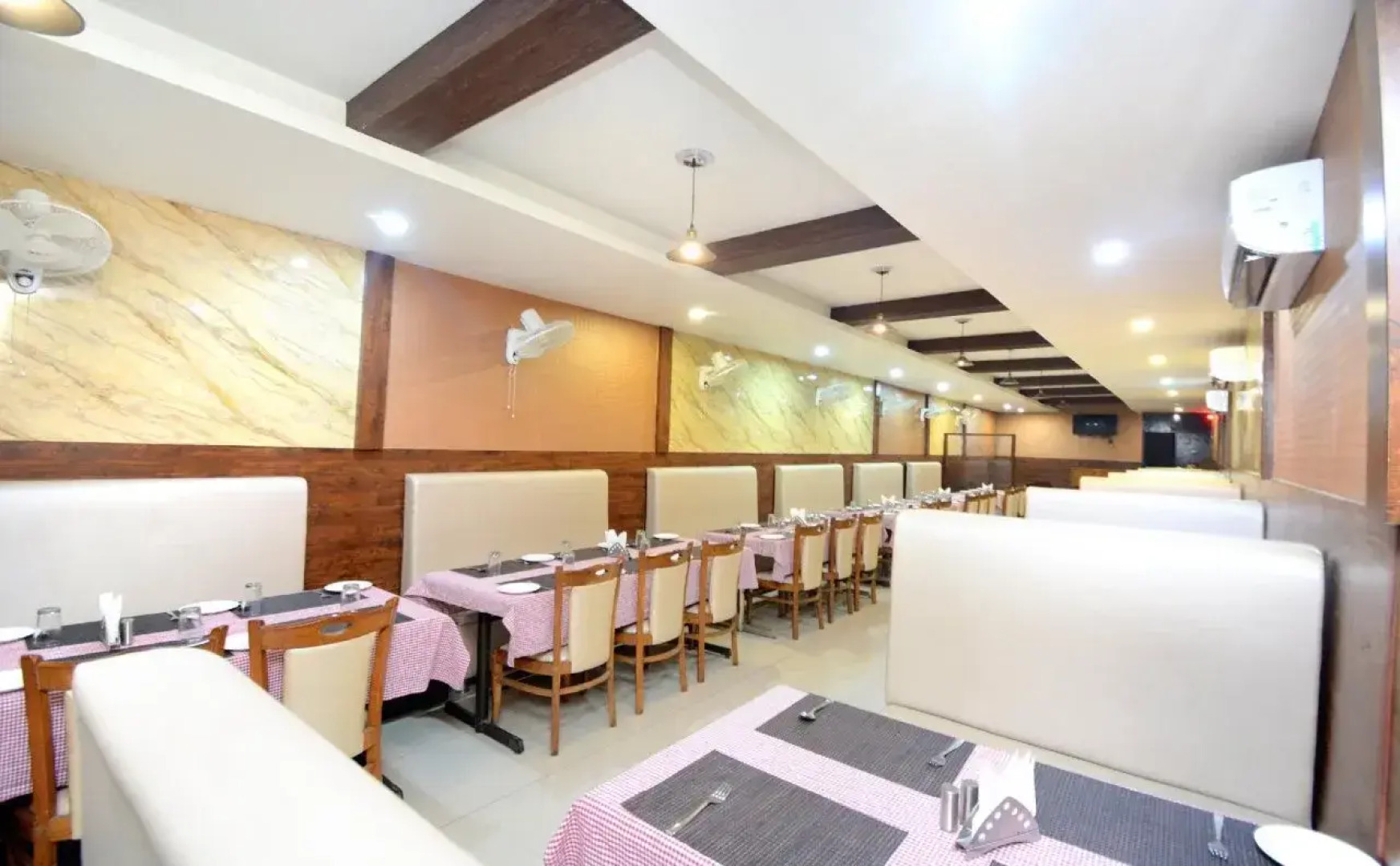 Hotel Pal Regency By OYO Rooms