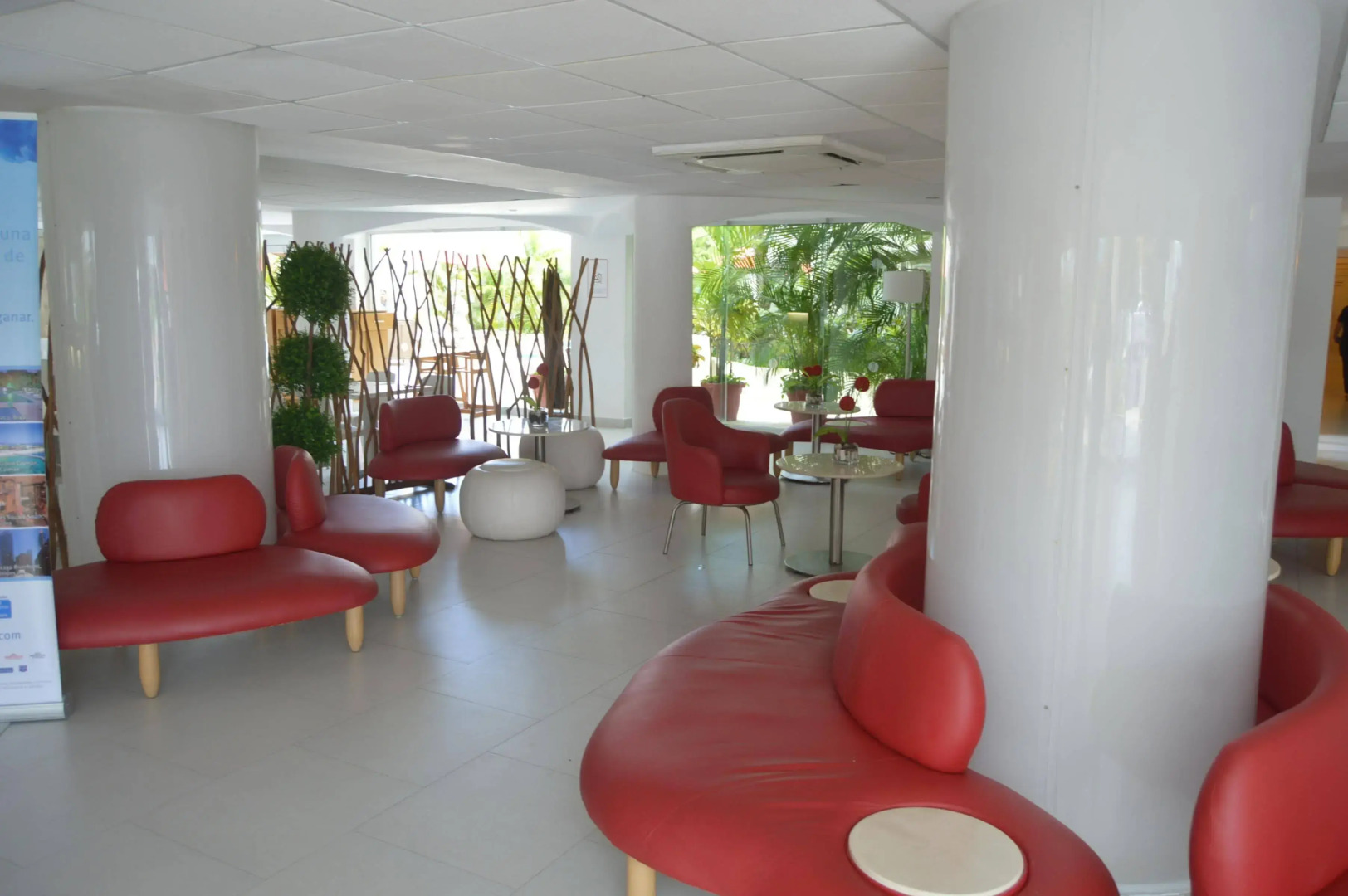 Отель Adhara Express