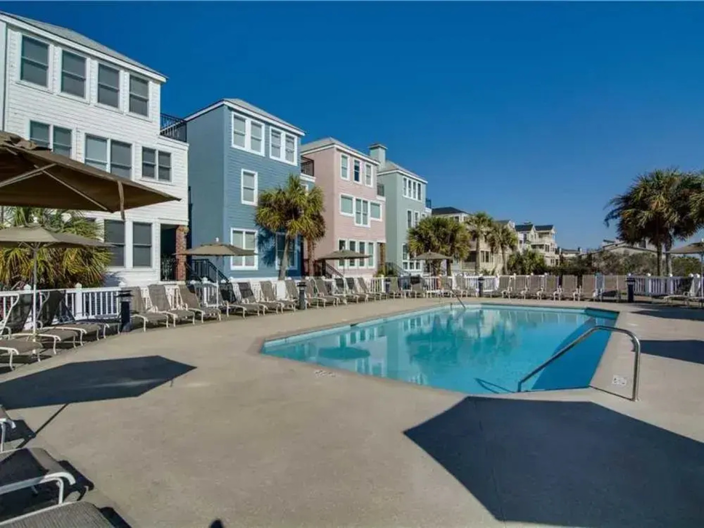 Grand Pavilion Seaside 83 by RedAwning