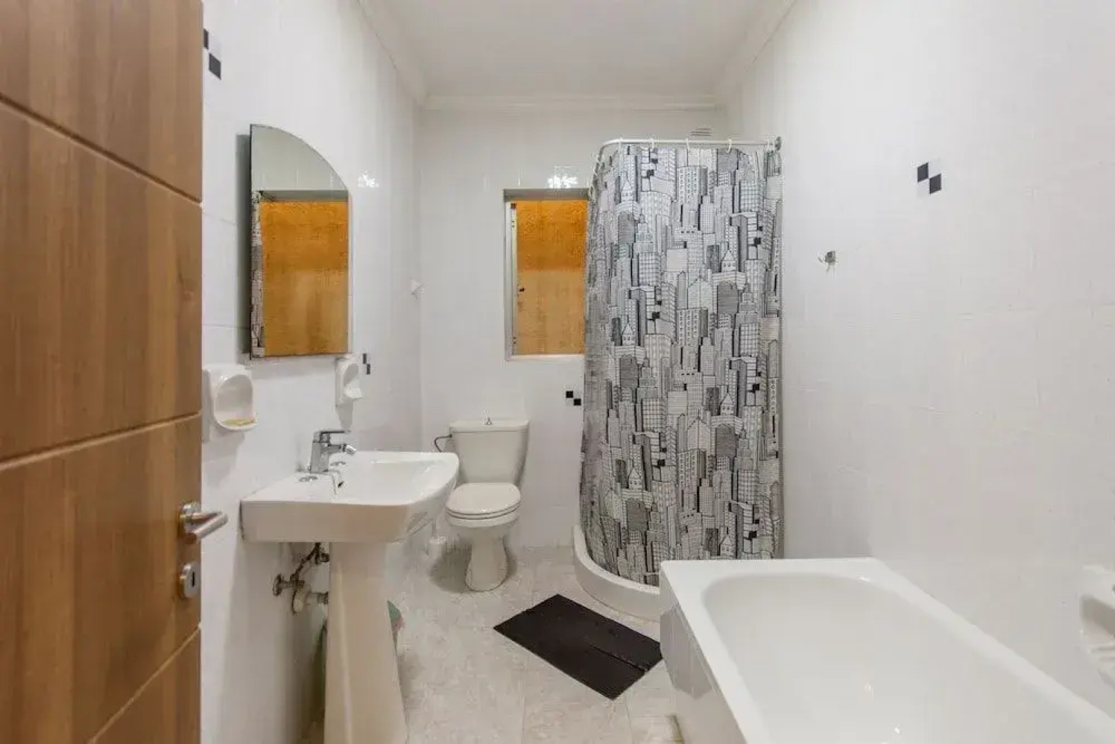 Merill Pool and Sea, charming Apart 1