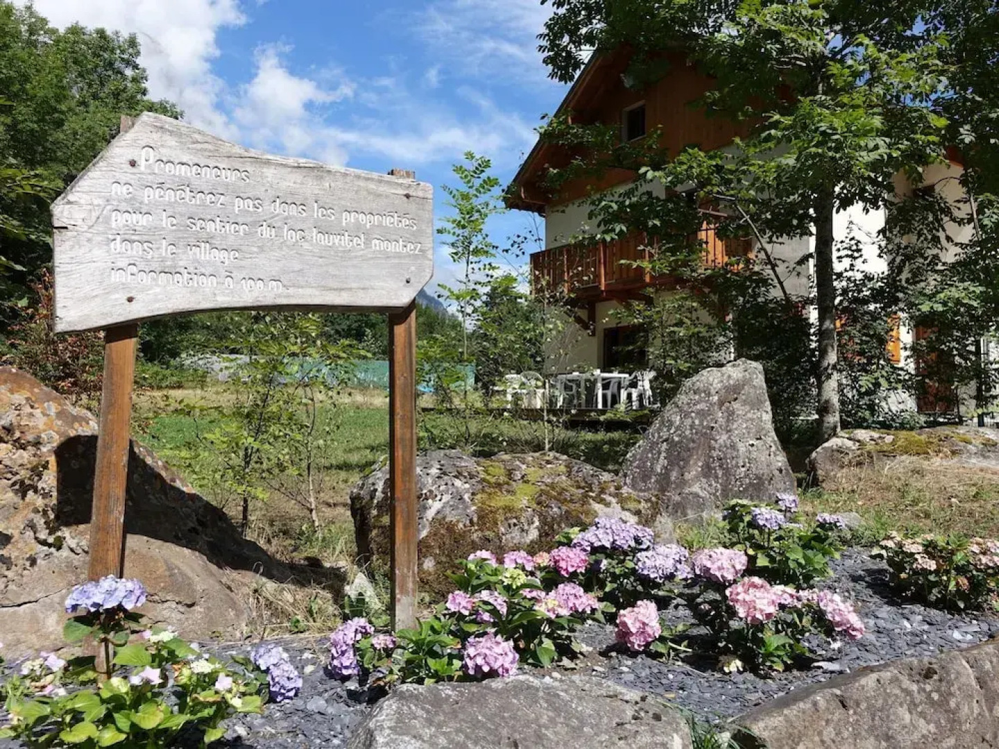 Modern chalet in Venosc with pool