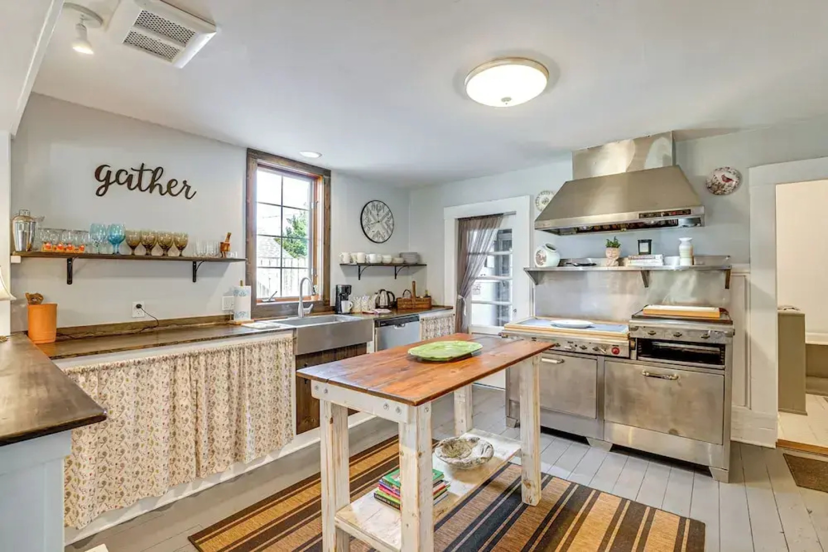 Spacious Vintage Gem w/ Sunroom in Manistee!