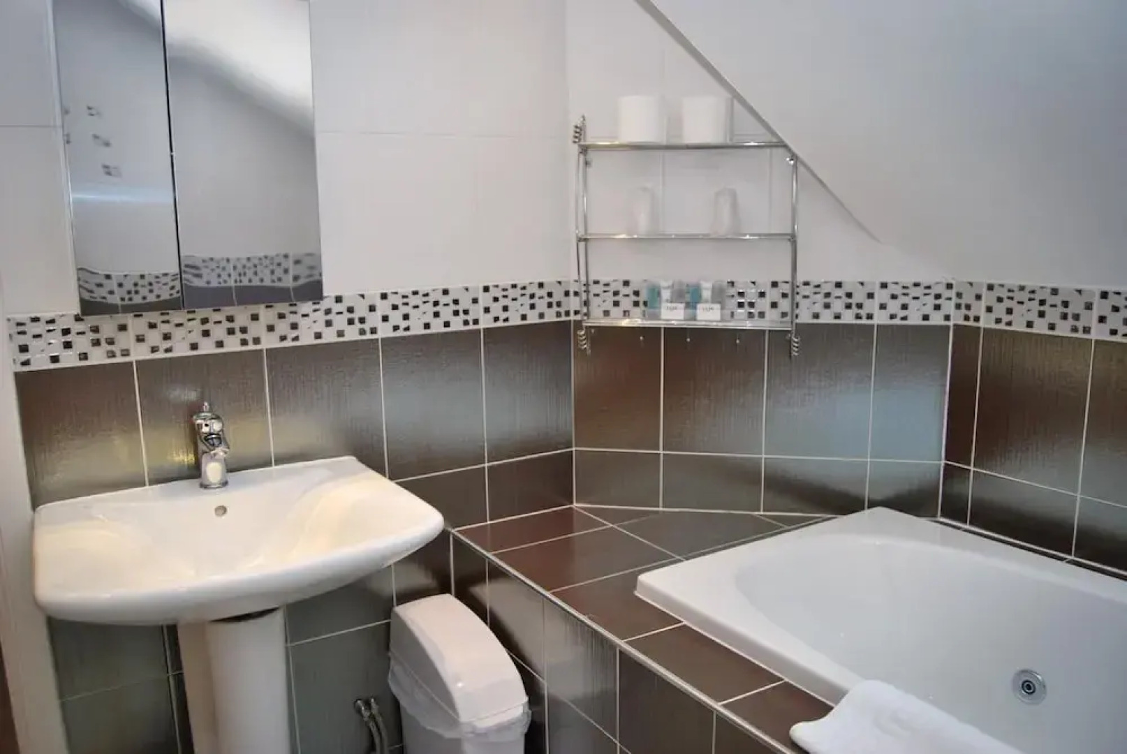 The Old Schoolhouse Hotel