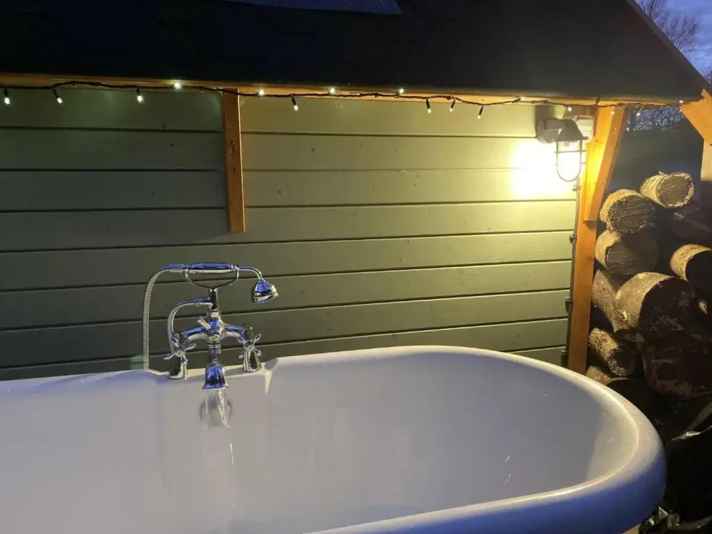 1-bed Cabin, 2 Adults, Outdoor Bath & Wood Burner