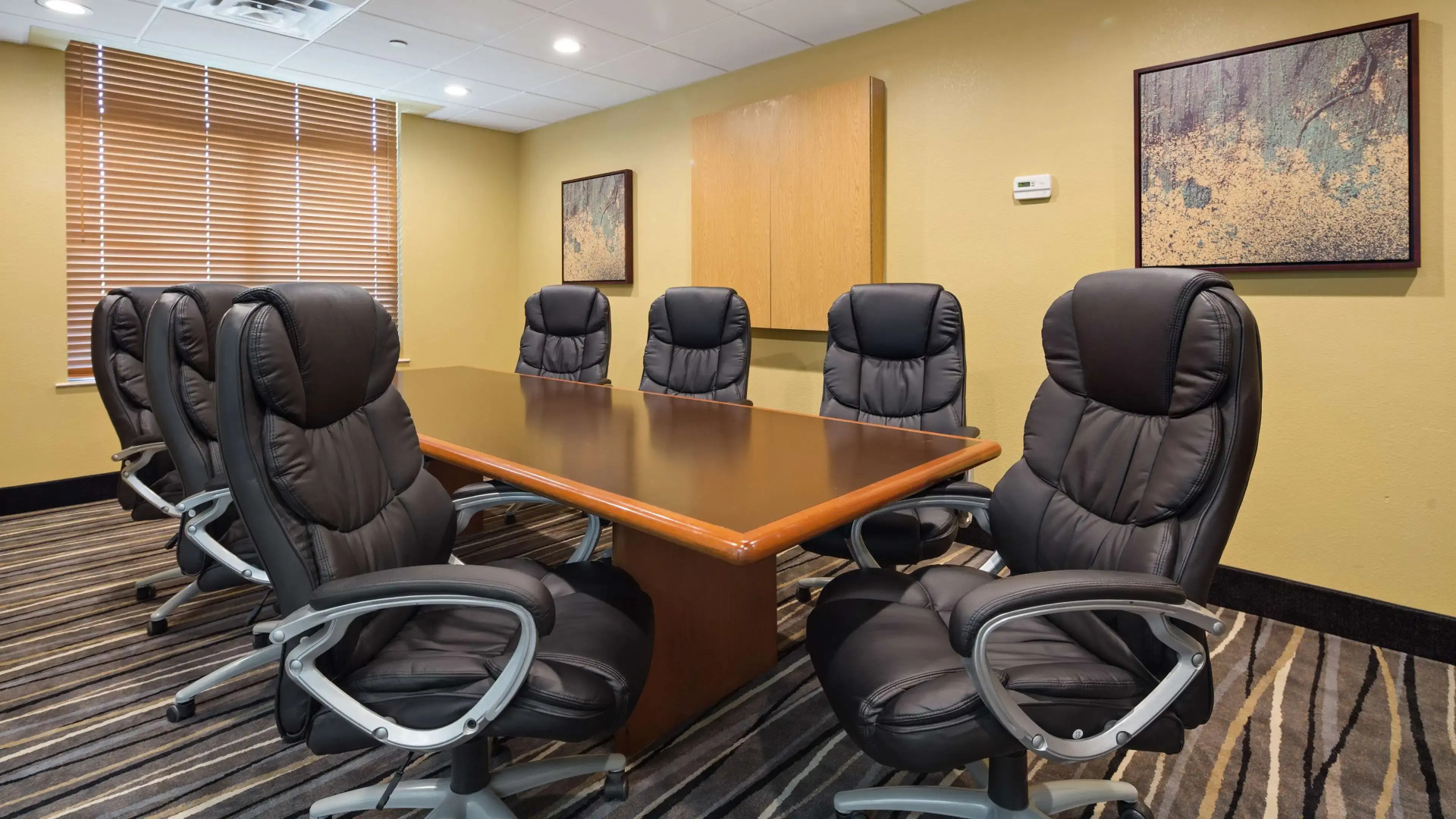 Best Western Plus Birmingham Inn & Suites