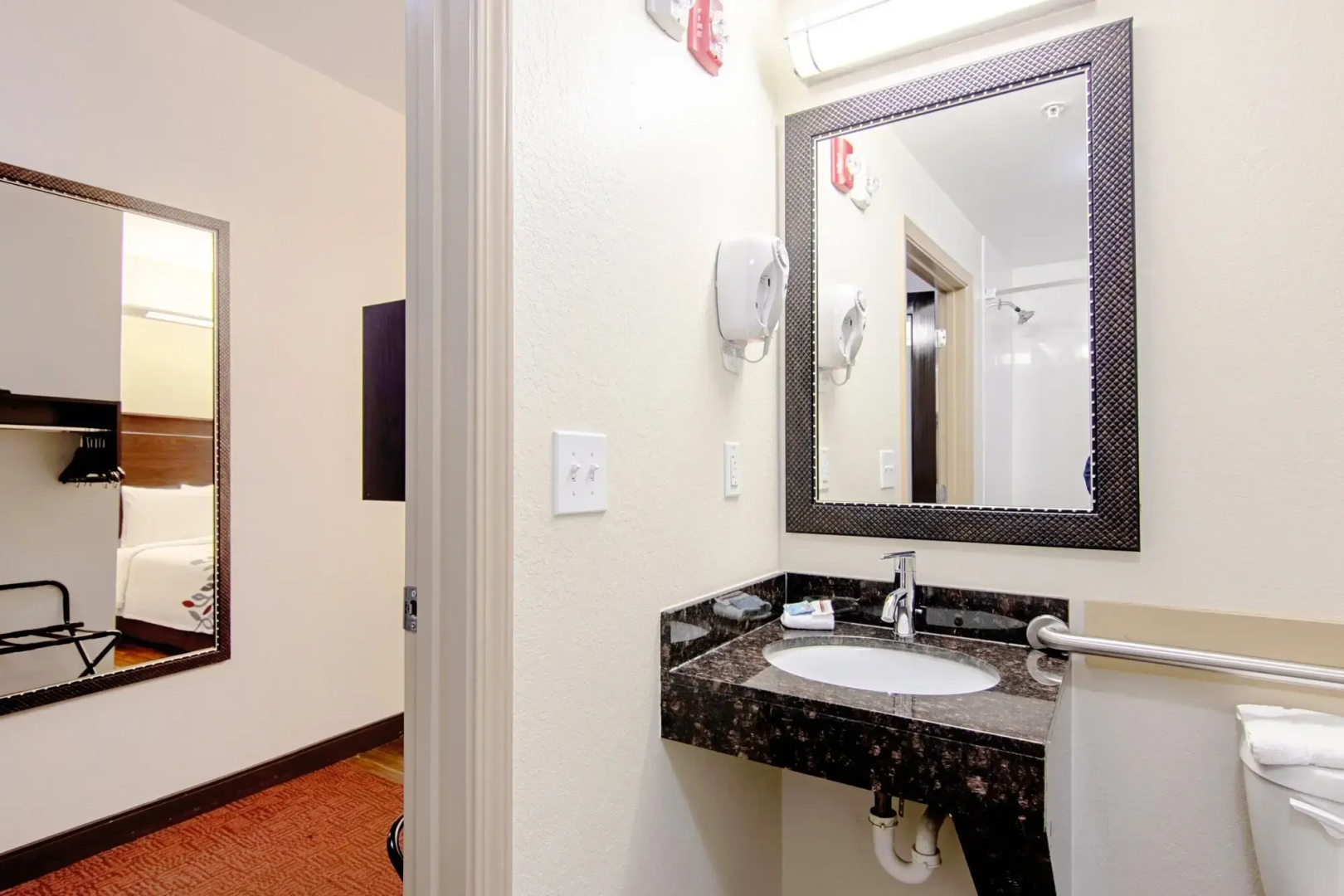 Red Roof Inn Locust Grove