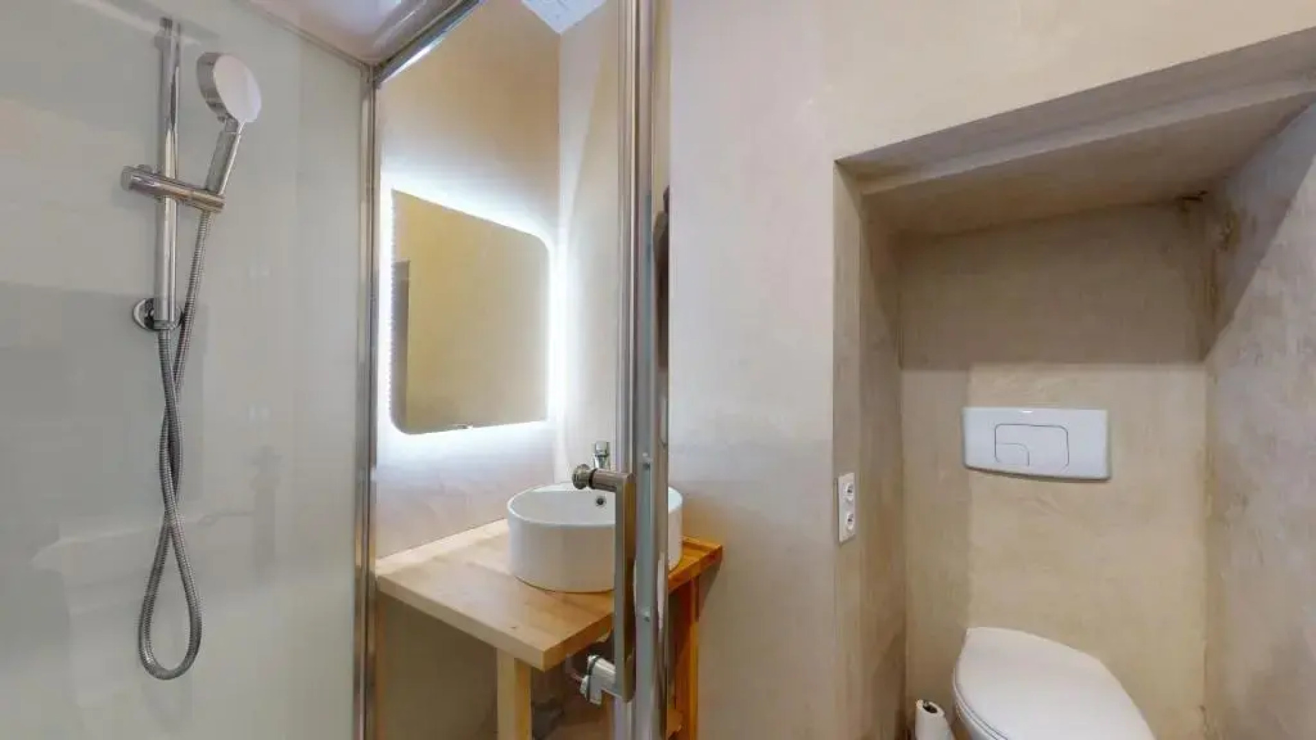 La Villa et Cours du Paradis gîte 4 étoiles, Billard BabyFoot, société La Clef Decamp