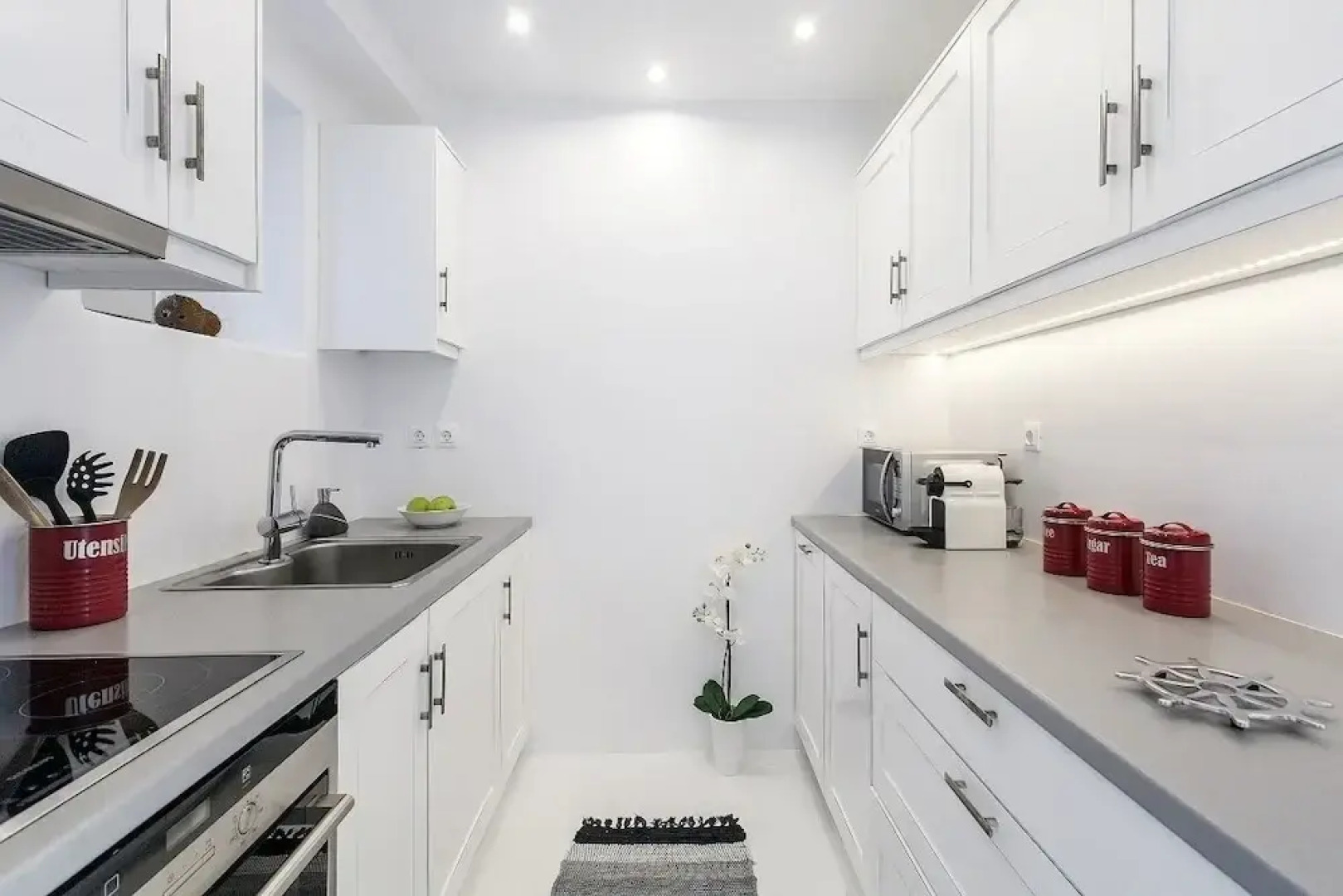 Villa Blue - White by Thea-concept