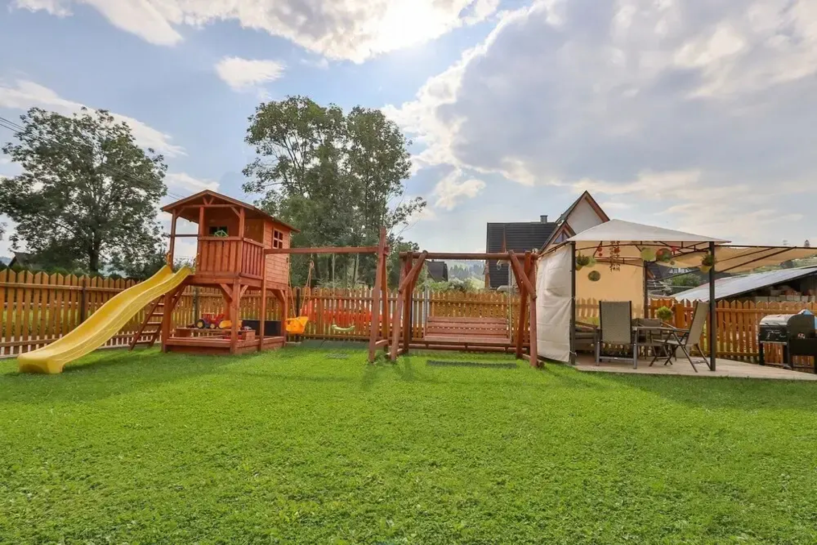 Sloneczny Dworek Guest House