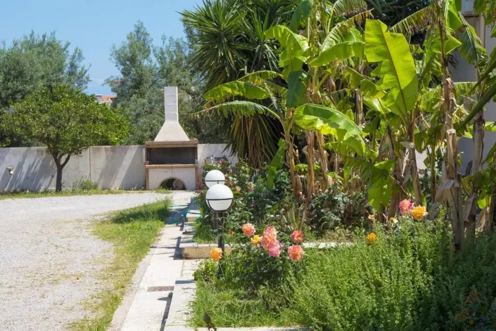 "new-olivaholidayhomes - Boho Studio +pool"