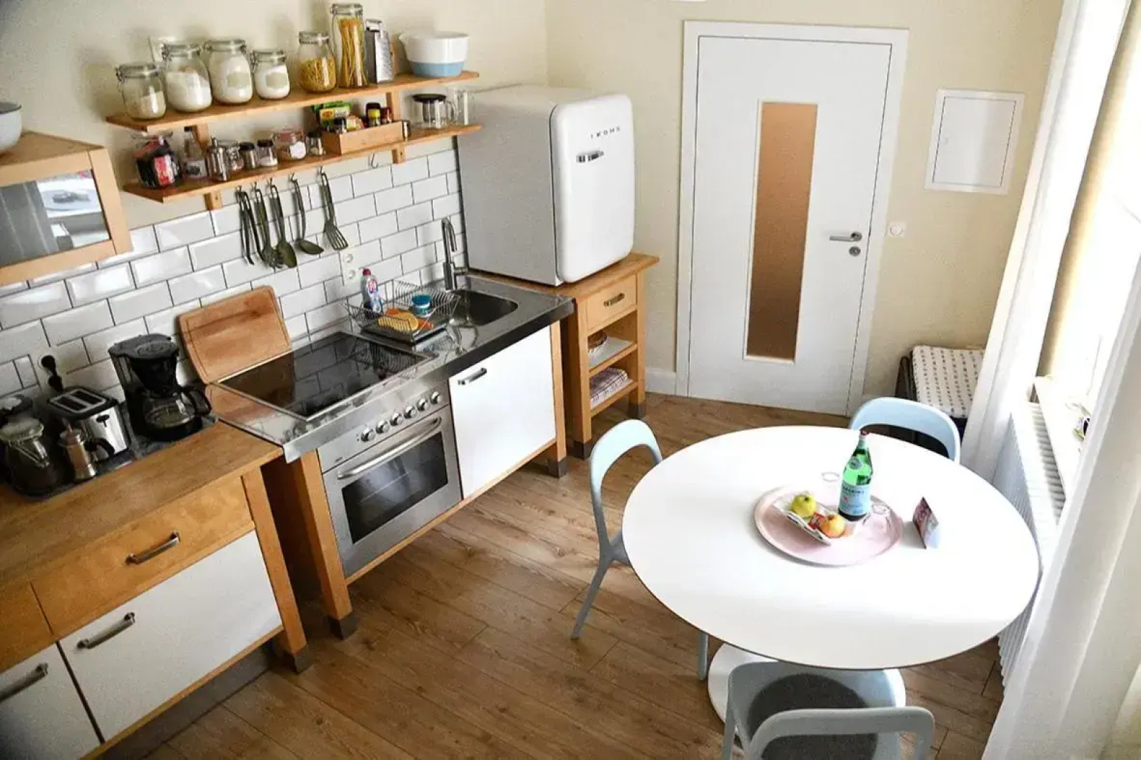 JETHON Studio-Appartement im Grünen