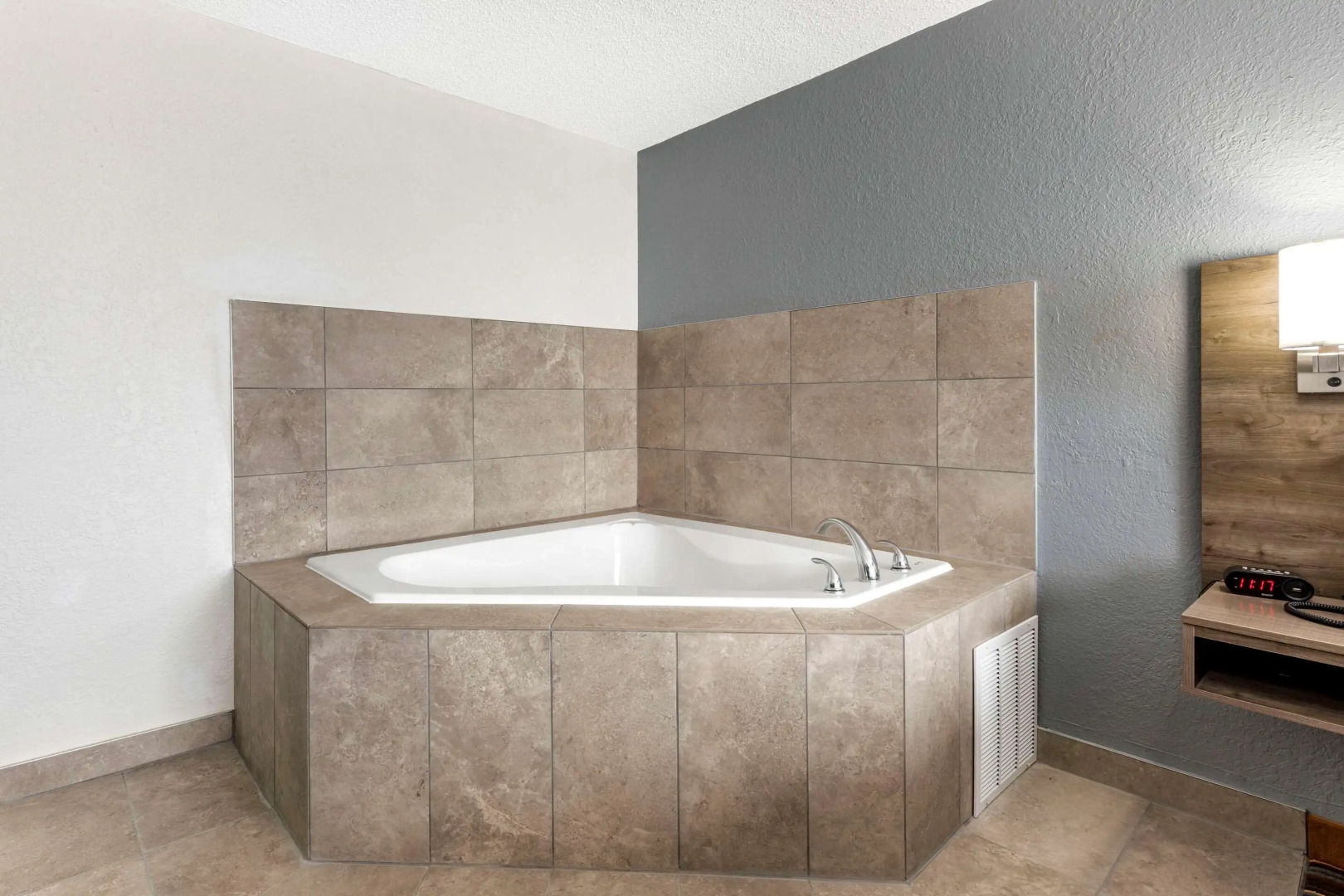 Quality Inn & Suites Sulphur Springs