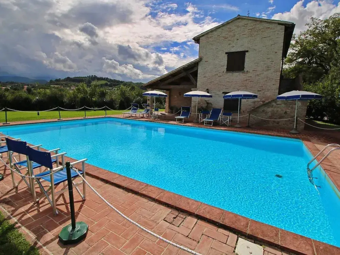 Cottage in Urbania With Pool & Terrace