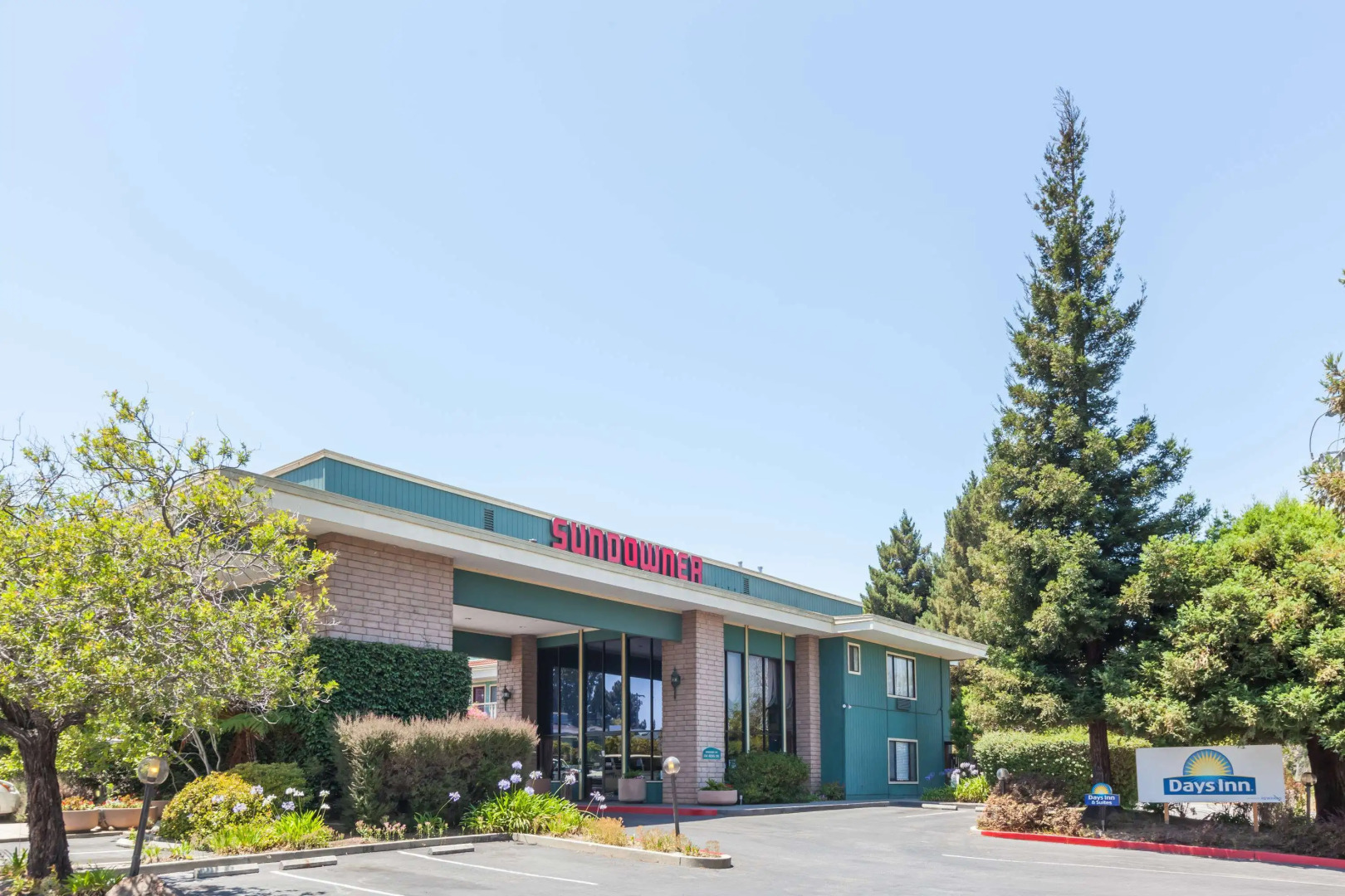 Days Inn & Suites by Wyndham Sunnyvale
