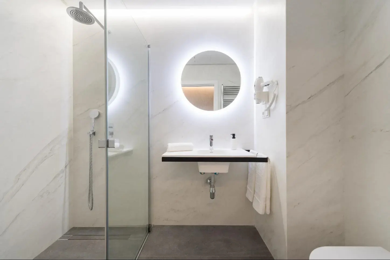 La Marine Luxury Apartments