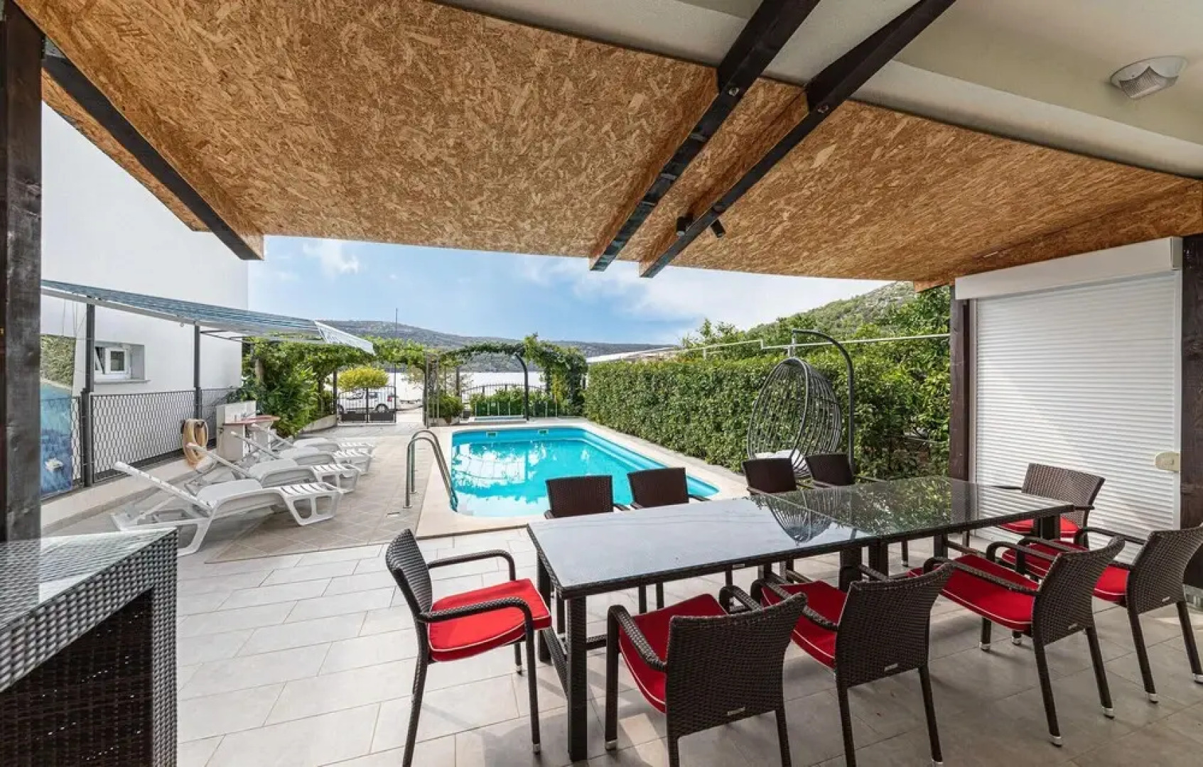 Stunning Home in Poljica With Wifi and 4 Bedrooms